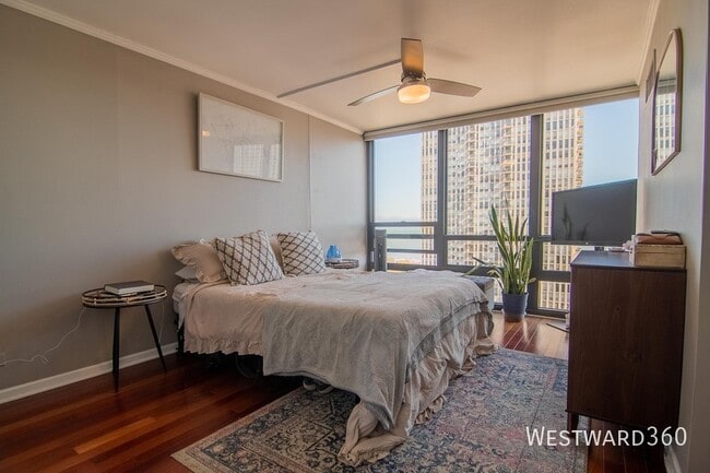 Building Photo - 1636 N Wells-2807