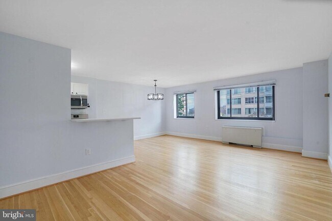 Building Photo - 1200 S Arlington Ridge Rd