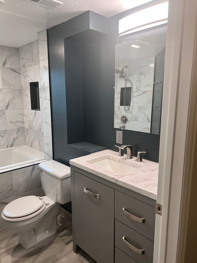 Building Photo - South Weber