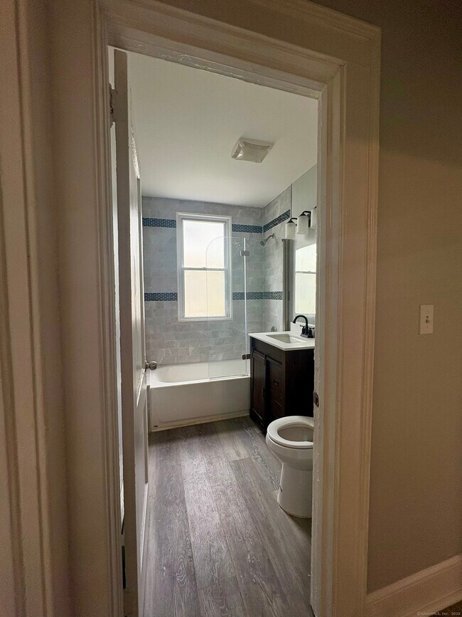 Building Photo - 46 Westbourne Pkwy