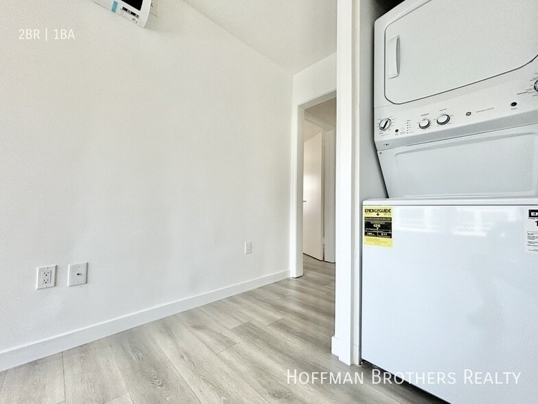 Building Photo - 6127 1/2 Monterey Rd-