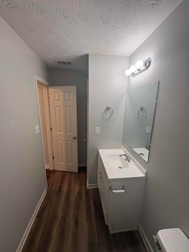 Building Photo - 508 Bridgeport Pl