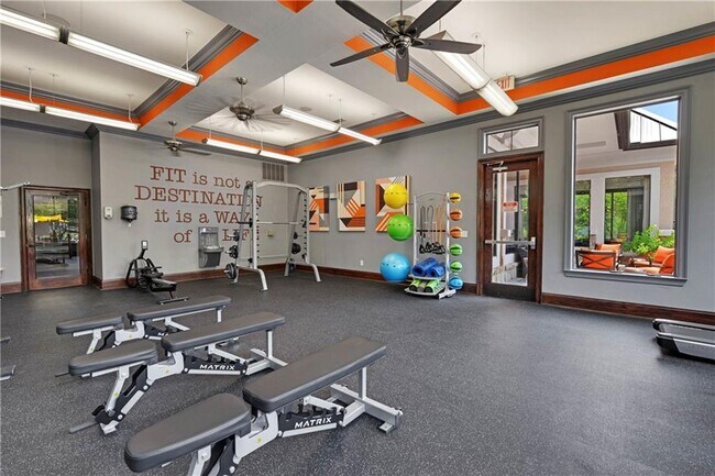 Building Photo - 501 E Stassney Ln