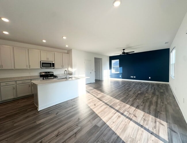 Building Photo - 7226 Sayers Rd