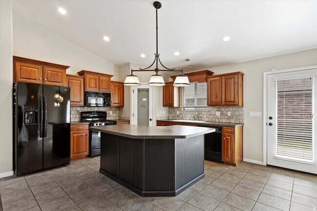 Building Photo - 232 Bryce Dr