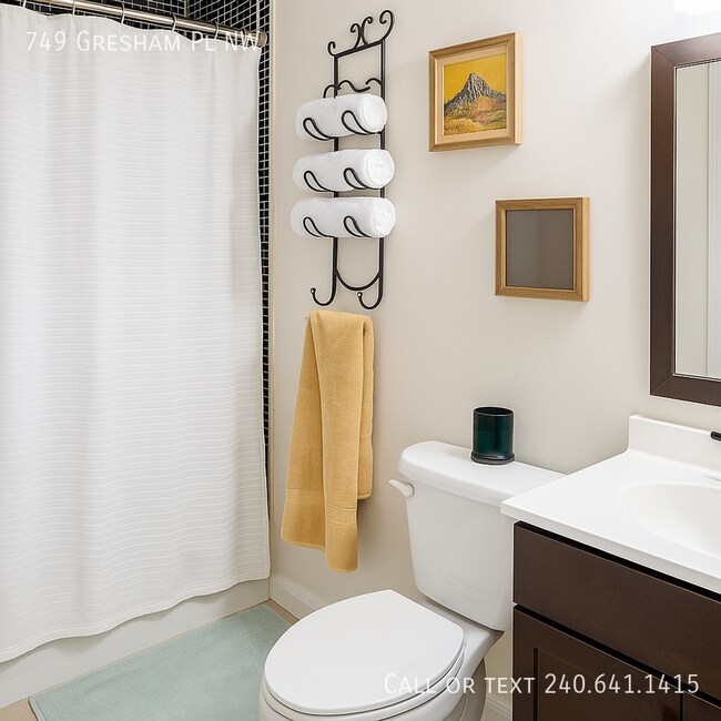 Building Photo - 749 Gresham Pl NW