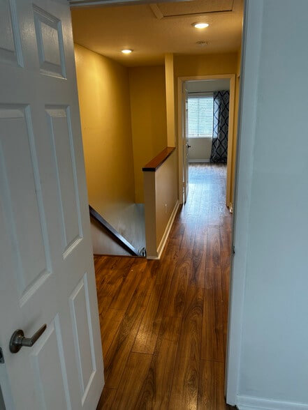 Building Photo - 3583 Whispering Oaks Ln