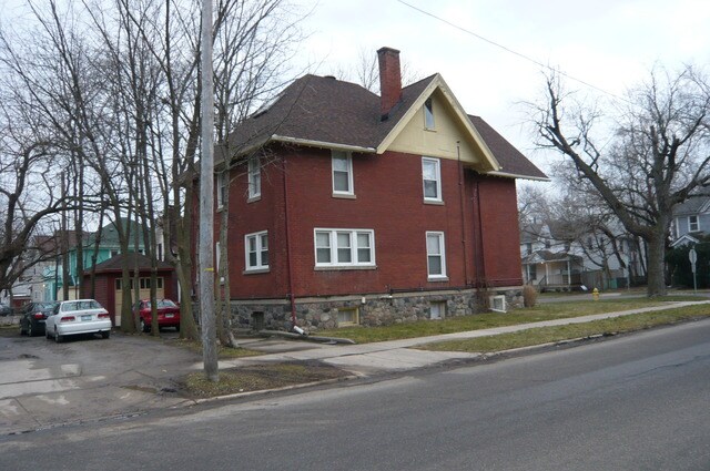 Building Photo - 422 Pearl St