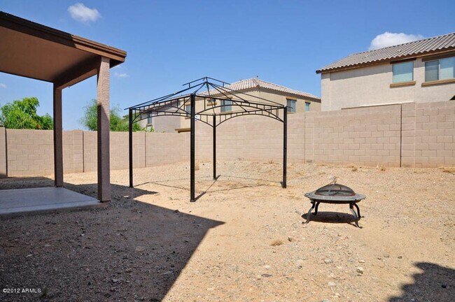 Building Photo - Charming 4 Bed 3 Bath Home in Norterra Area