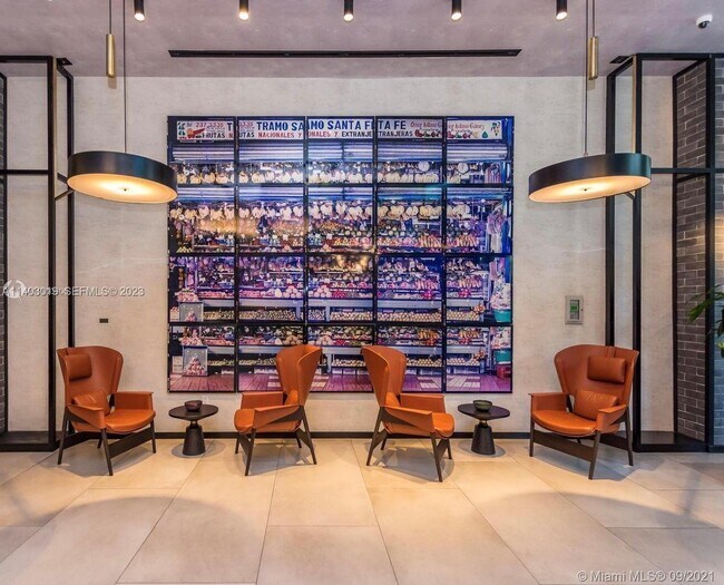 Building Photo - 121 NE 34th St