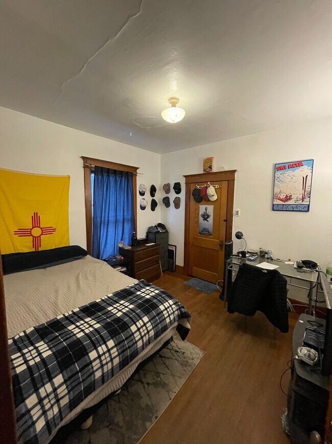 Building Photo - Charming, Spacious Rental in Old Town Fort Collins | Avail. 08/01/2026