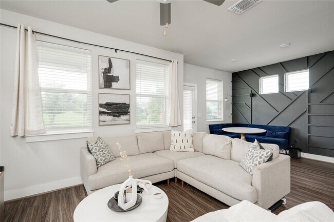 Building Photo - 7502 Chesapeake Rail Ln