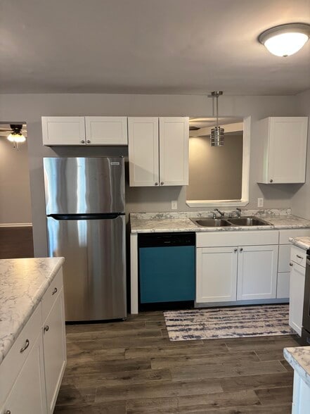 Building Photo - 627 Rowan Dr
