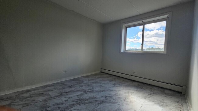 Building Photo - 5011 Valley Ln