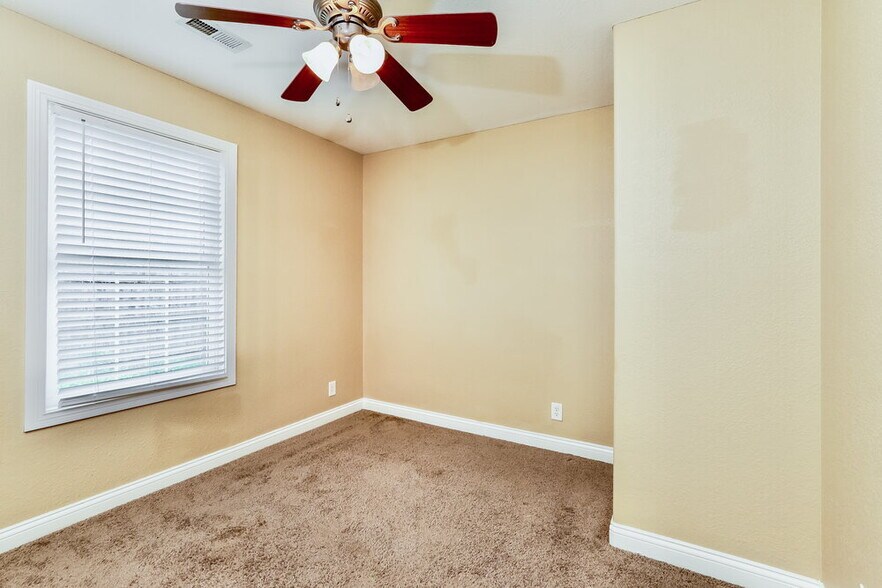 Building Photo - 1044 Avondale Ct