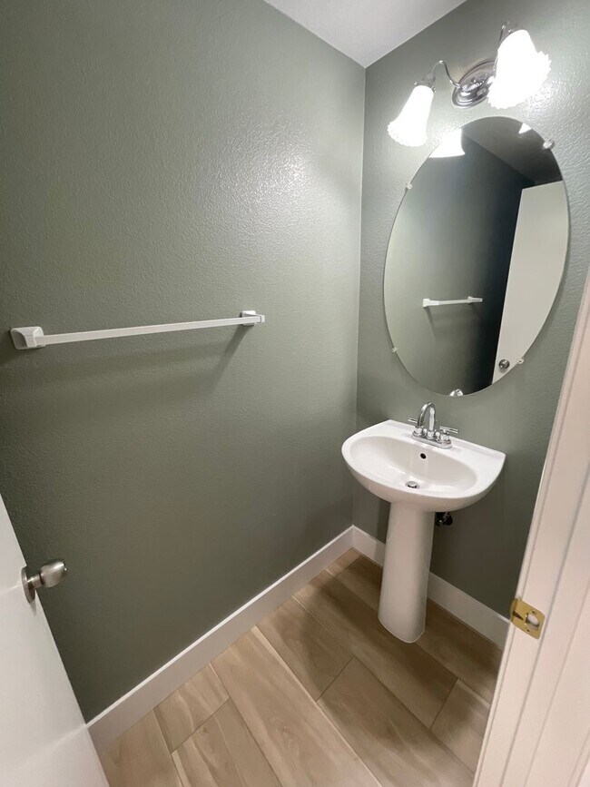 Building Photo - 5848 Red Dawn St