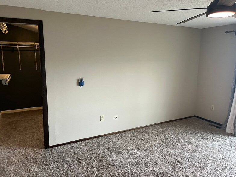 Building Photo - 8350 W 81st Dr