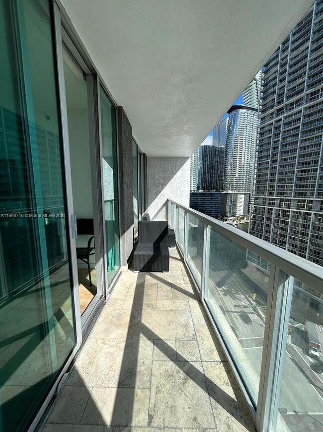 Building Photo - 500 Brickell Ave