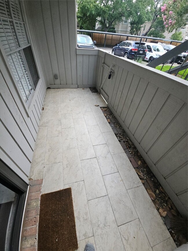 Building Photo - 2350 Bering Dr