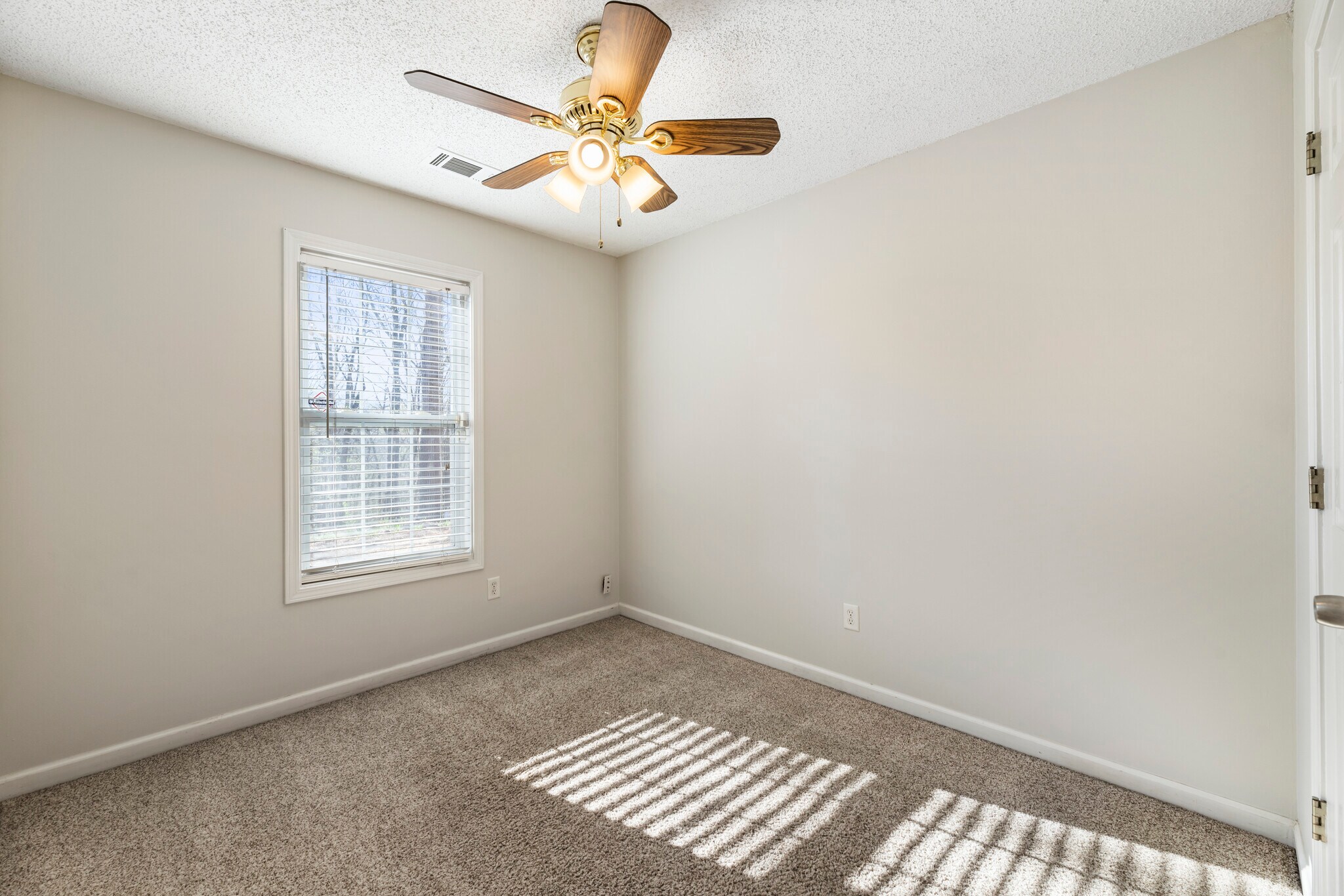 Building Photo - 6605 Overton Cir