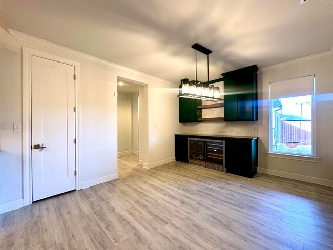 Building Photo - 3924 128th St