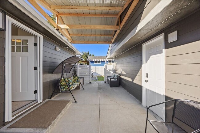 Building Photo - 11405 14th Ave SW