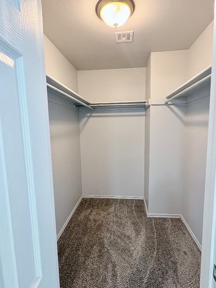 Building Photo - 955 Hamilton Falls