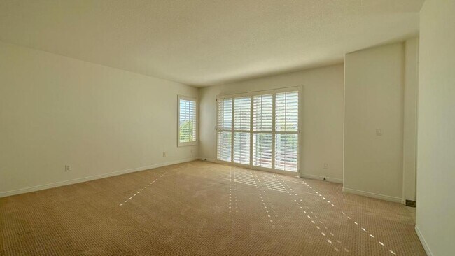 Building Photo - 9 Yale Ct