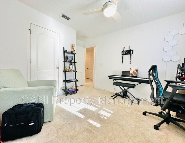 Building Photo - 745 Benoi Dr