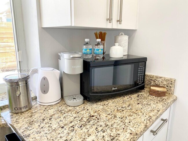 Building Photo - 14036 NW 3rd Ave