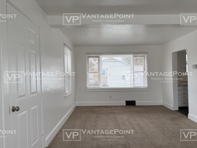 Building Photo - 700 S Baird St