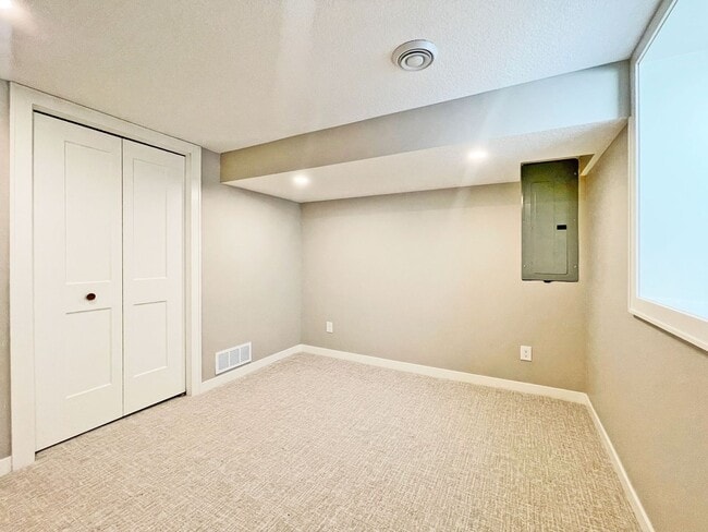 Building Photo - All New From Top To Toe, Gorgeous Home with Stunning Kitchen, Primary Suite, Family Room & More!