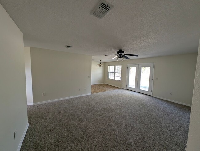 Building Photo - Updated 4-Bedroom Home on a Quiet Street — 1,695 sq ft, Large Garage — Now Accepting Applications