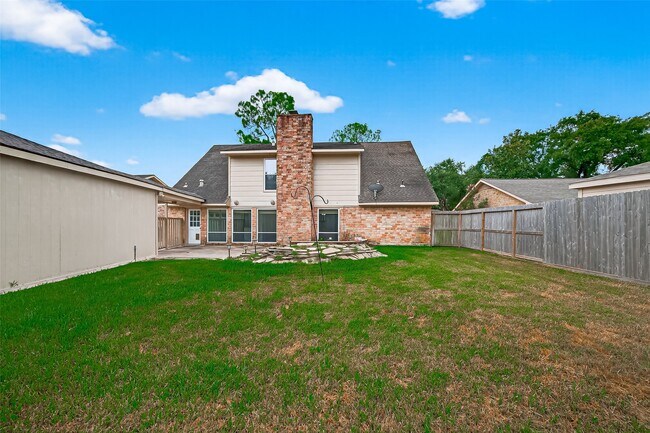 Building Photo - 21422 Park Willow Dr
