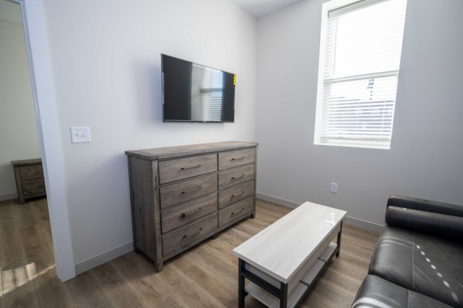 Building Photo - 103 N 1st St