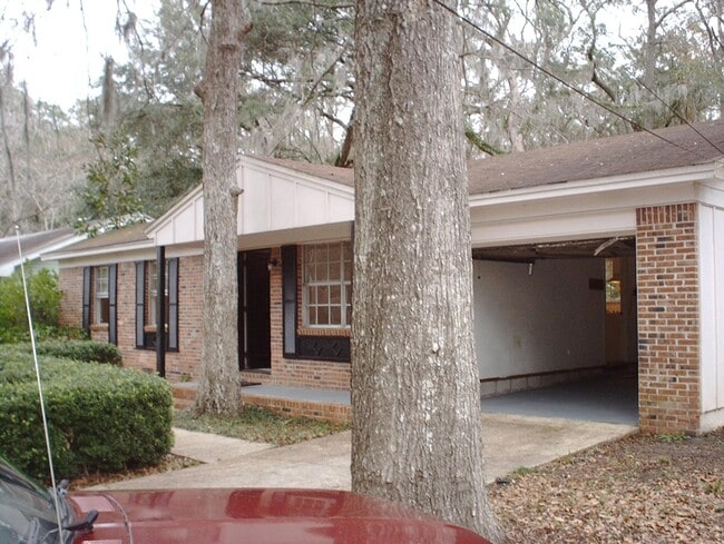 Building Photo - 2007 Harriet Dr