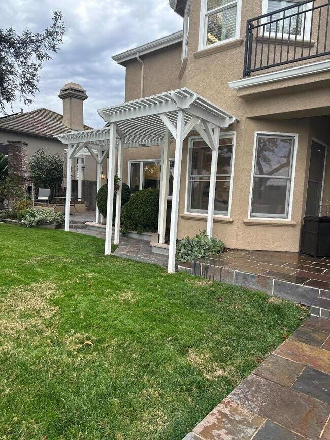 Building Photo - 4824 Longcove Dr