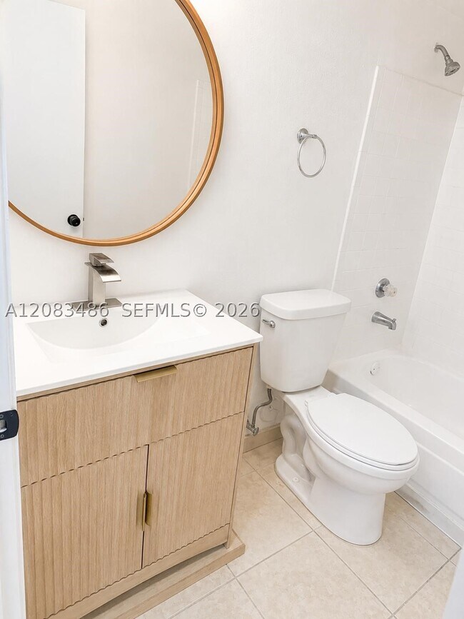 Building Photo - 2642 NW 33rd St