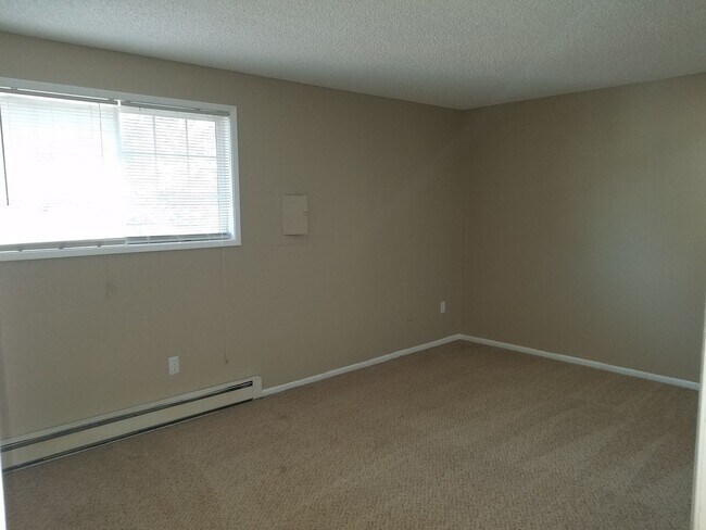 Building Photo - 1115 S Cherry St