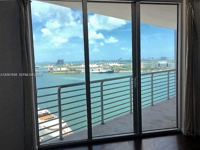 Building Photo - 335 S Biscayne Blvd