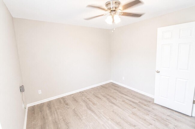 Building Photo - 1306 Godas Cir
