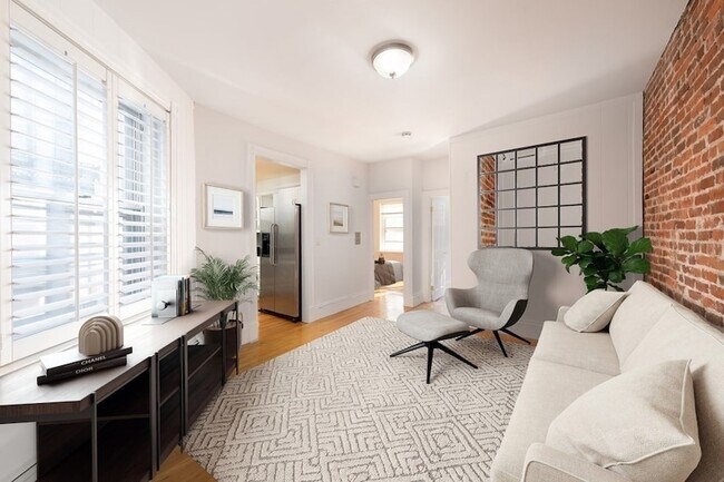 Building Photo - 80 Revere St