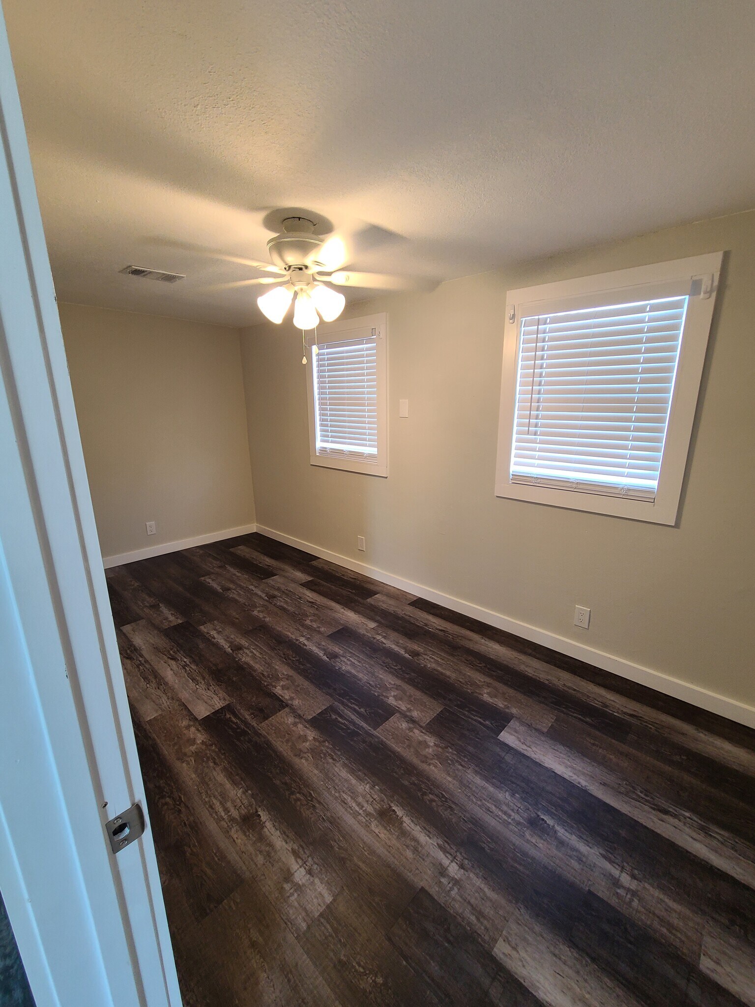 Building Photo - 6204 Pennsylvania Ave