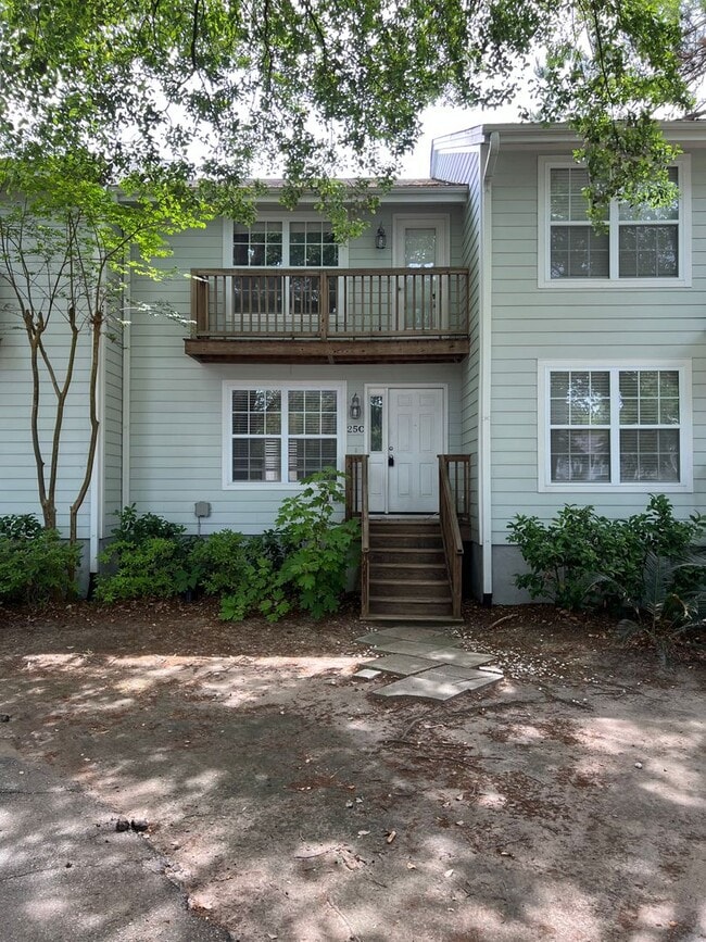 Building Photo - 2 bed / 2 bath townhome in Pelican Cove