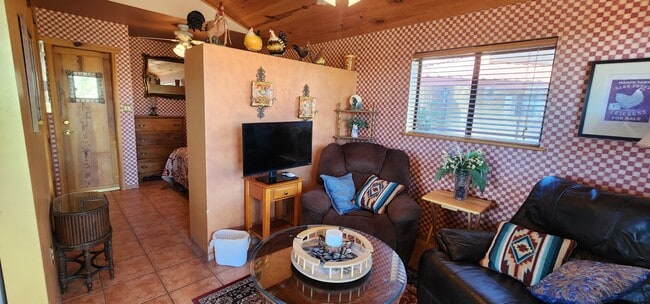 Building Photo - 27675 AZ-89