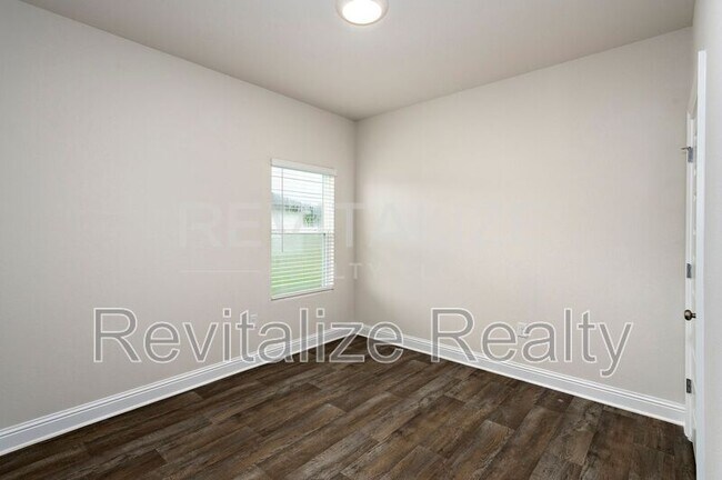 Building Photo - 14543 Dayton Cir