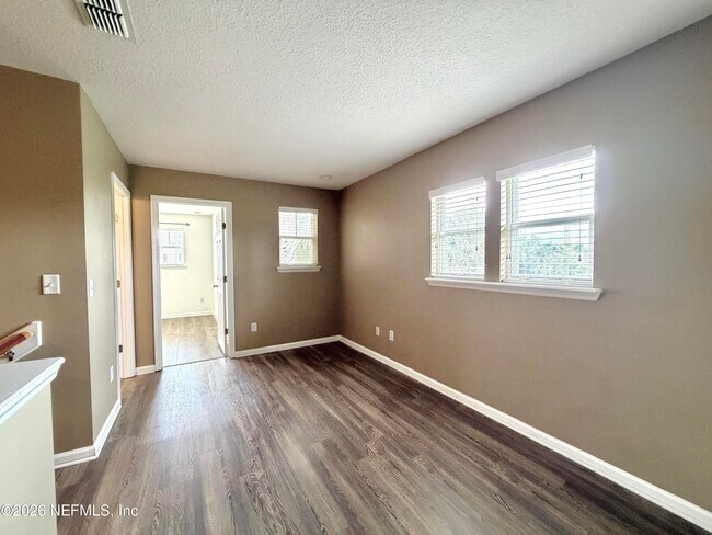 Building Photo - 104 Crete Ct