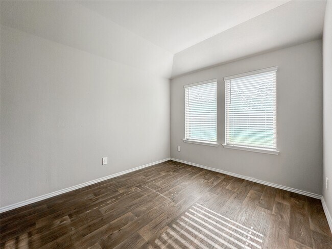 Building Photo - 40507 Birch Shadows Ct
