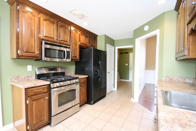 Building Photo - 176 Timber Oak Rd