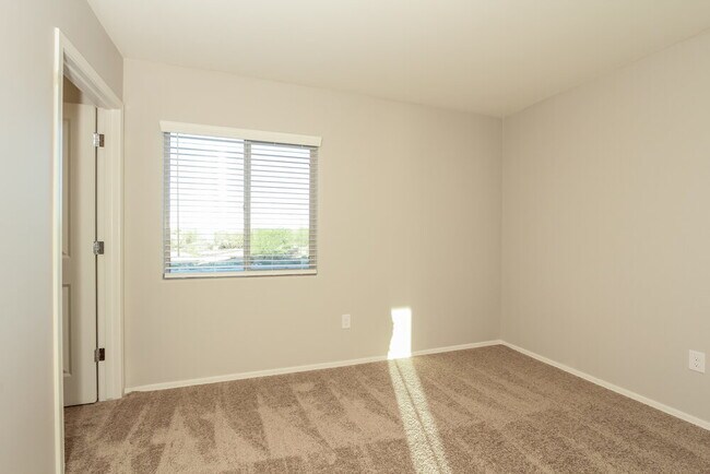 Building Photo - 7084 S Victor Dr